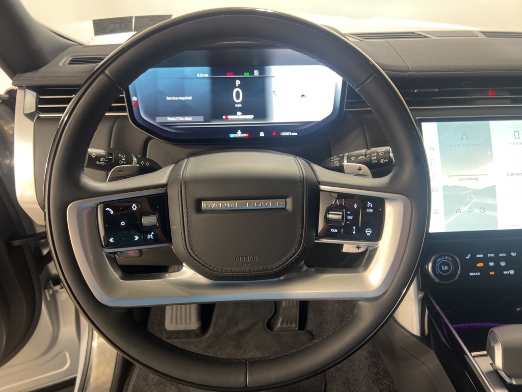 2023 Land Rover Range Rover SE photo 13