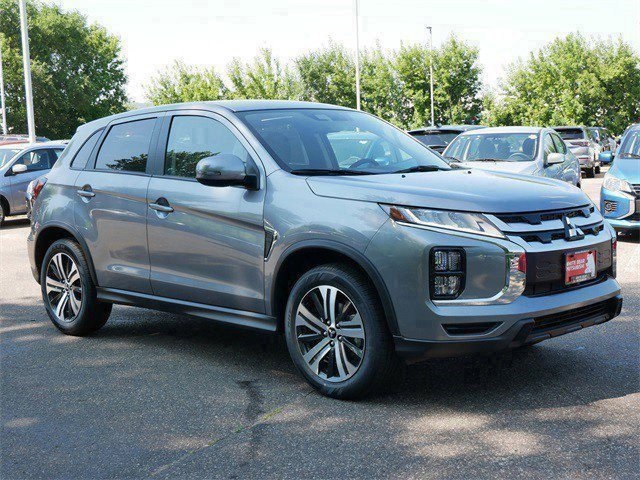 2025 Mitsubishi Outlander Sport SE's photo