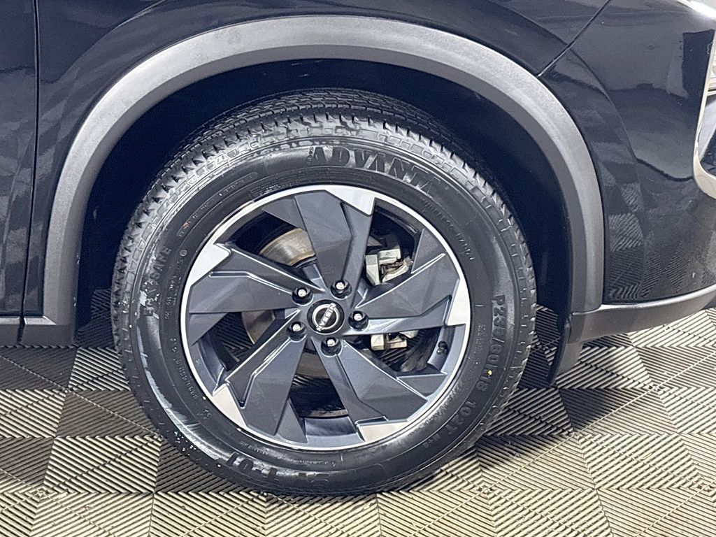 2024 Nissan Rogue SV photo 17