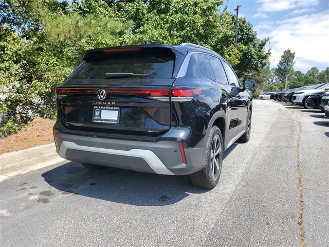 2025 Volkswagen Tiguan SE photo 2