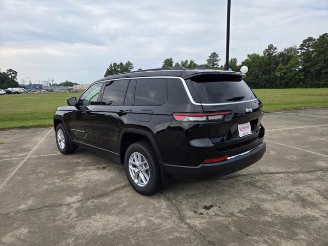 2025 Jeep Grand Cherokee Laredo photo 2
