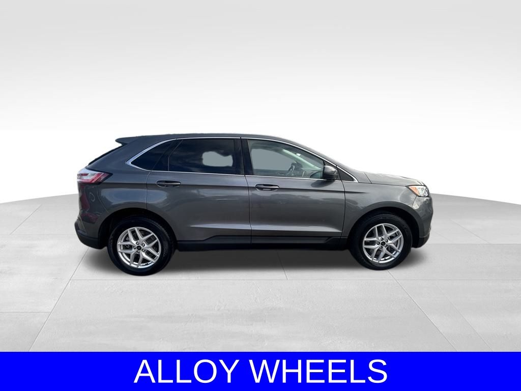 2023 Ford Edge SEL photo 3