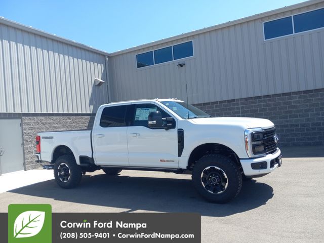 2025 Ford F-350 Platinum photo 2