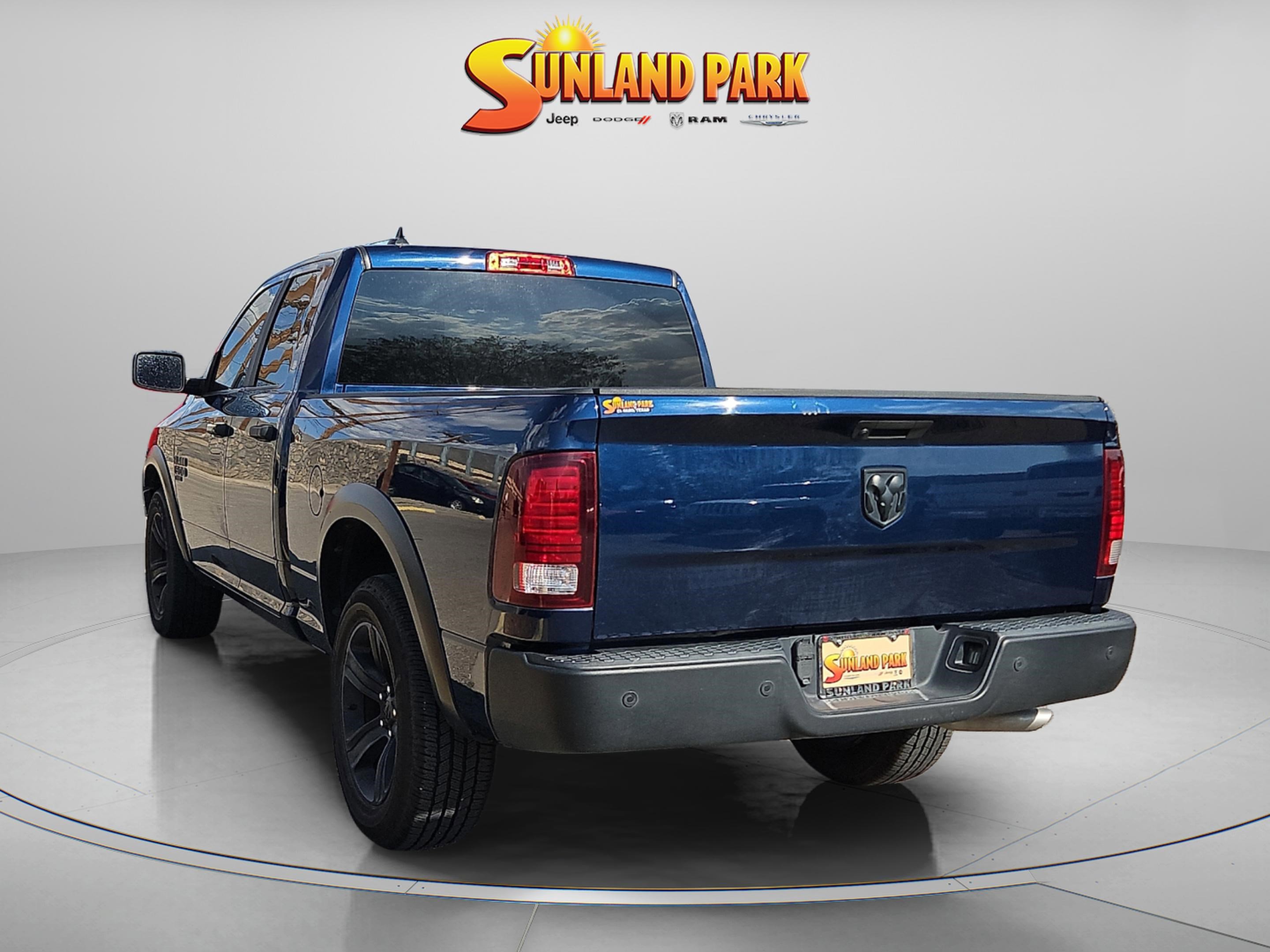 2022 Ram 1500 Classic Warlock photo 3