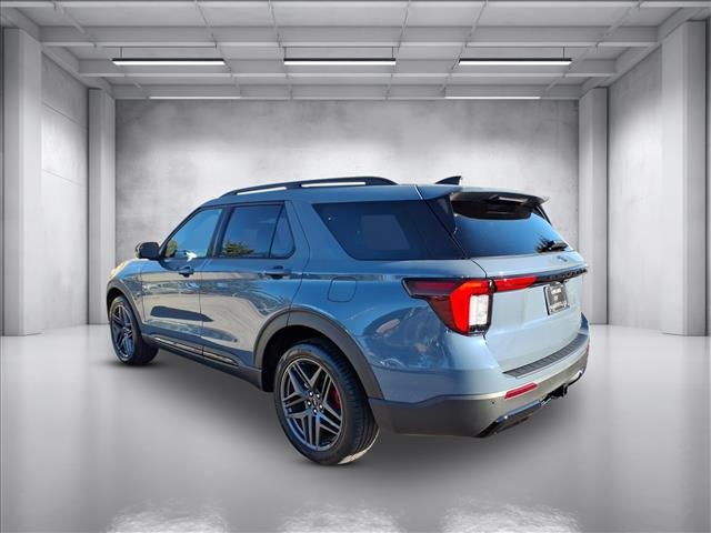 2025 Ford Explorer ST-Line photo 4