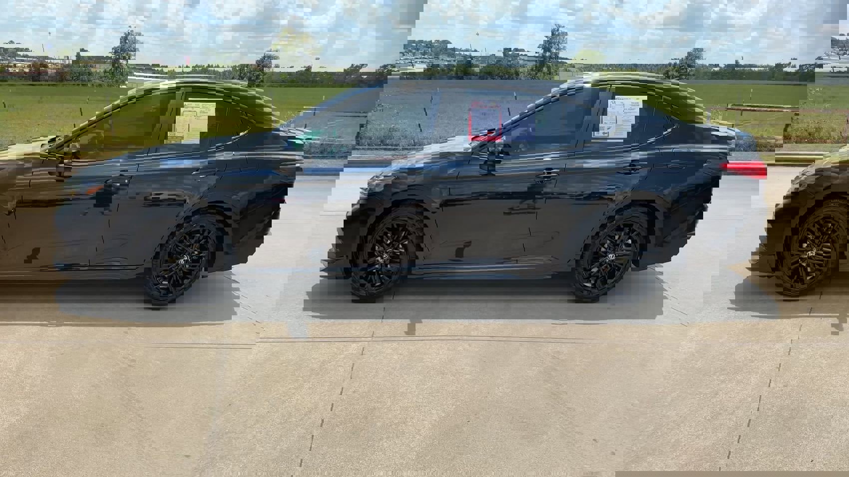 2025 Toyota Camry SE photo 6
