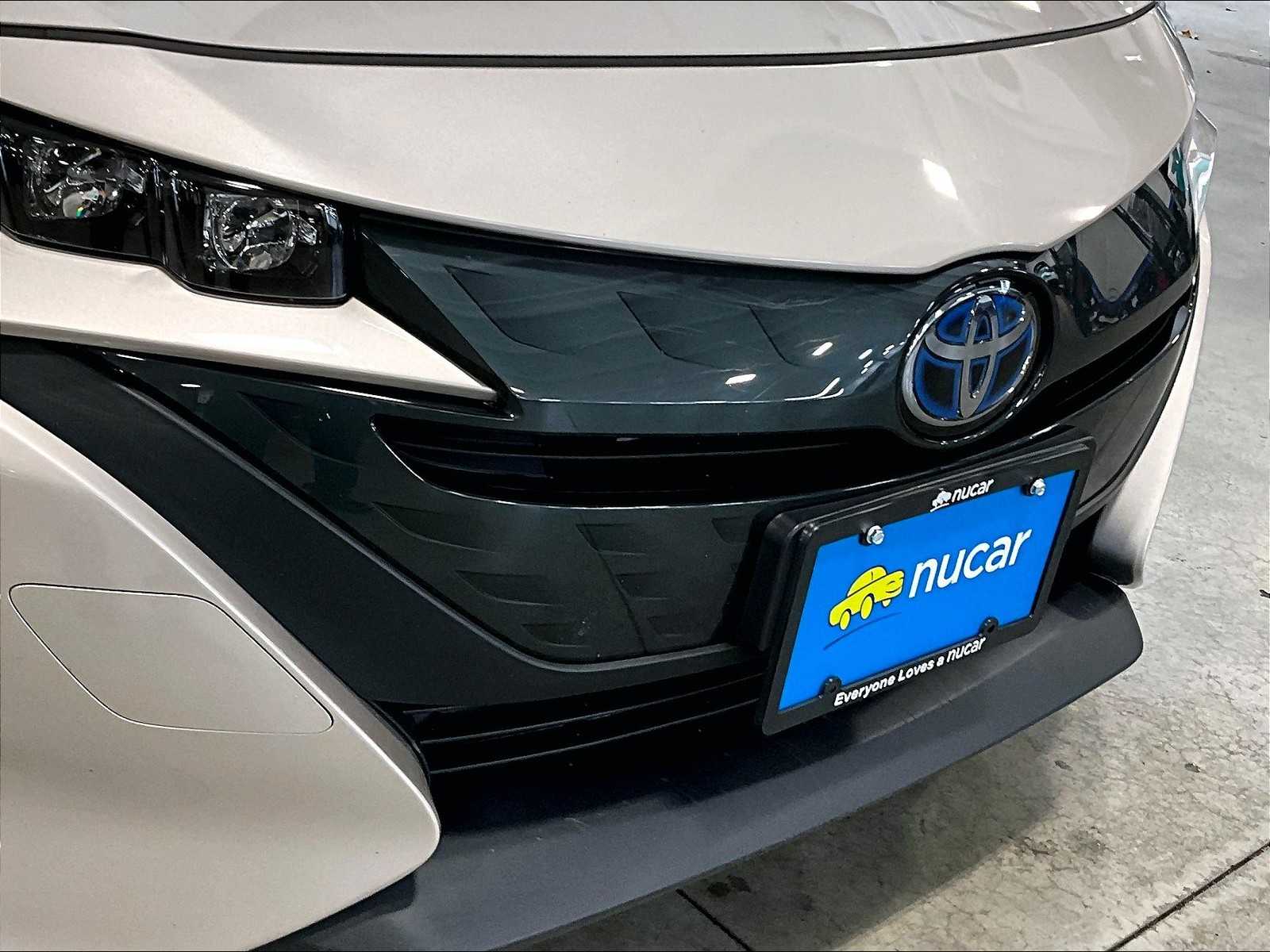 2020 Toyota Prius Prime XLE photo 28