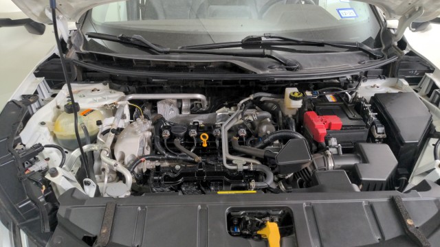 Used 2021  Nissan SV image 13