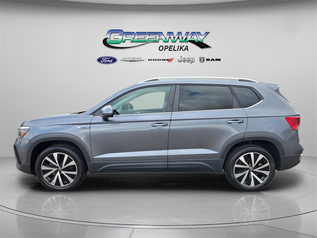 2022 Volkswagen Taos SE photo 4