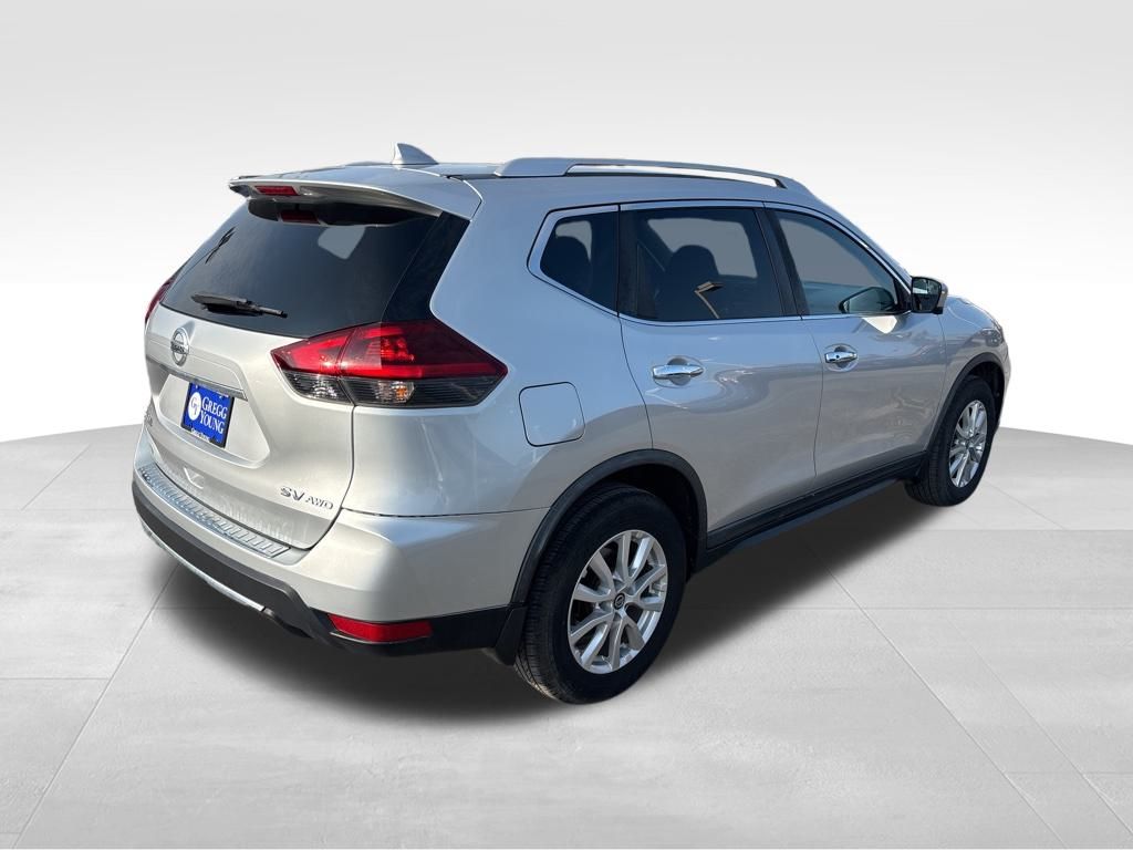 2018 Nissan Rogue SV photo 5