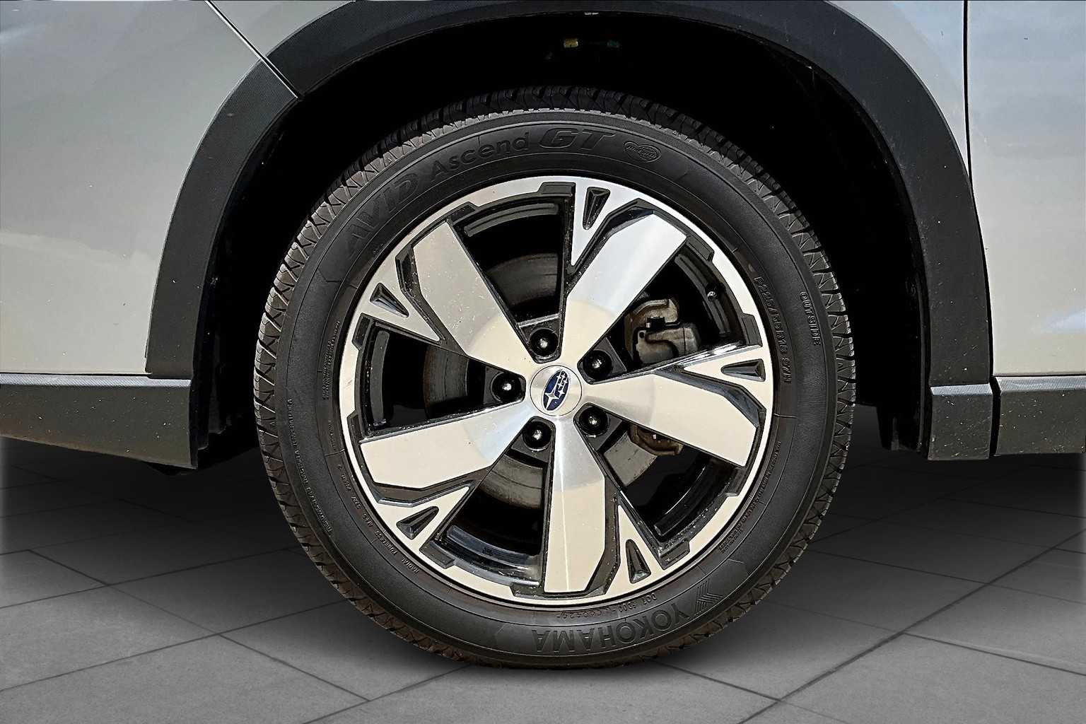 2019 Subaru Forester Touring photo 17