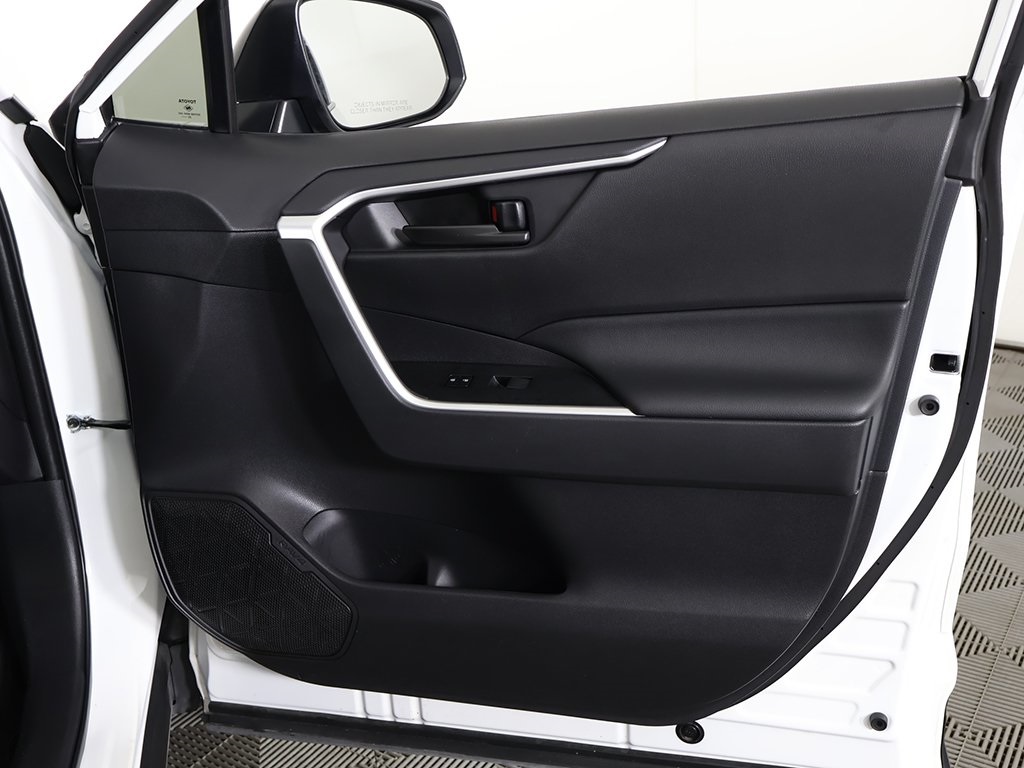 2024 Toyota RAV4 Hybrid LE photo 16
