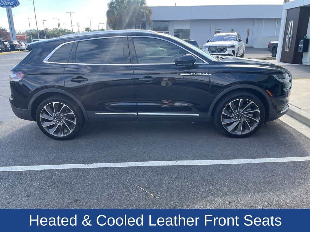 2021 Lincoln Nautilus Reserve photo 2