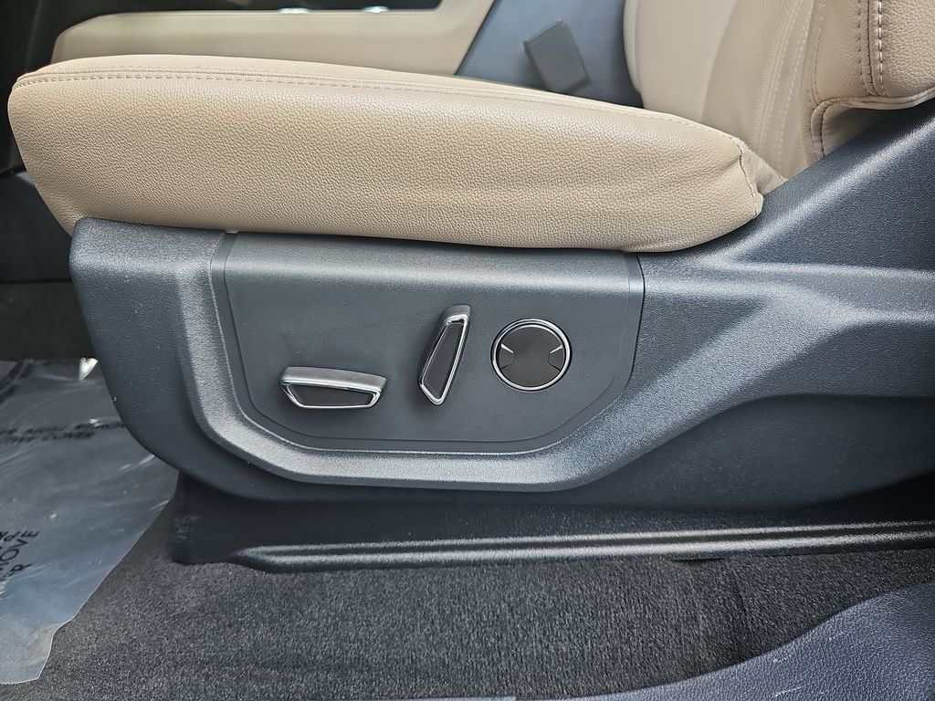 2024 Ford Expedition MAX Limited photo 30