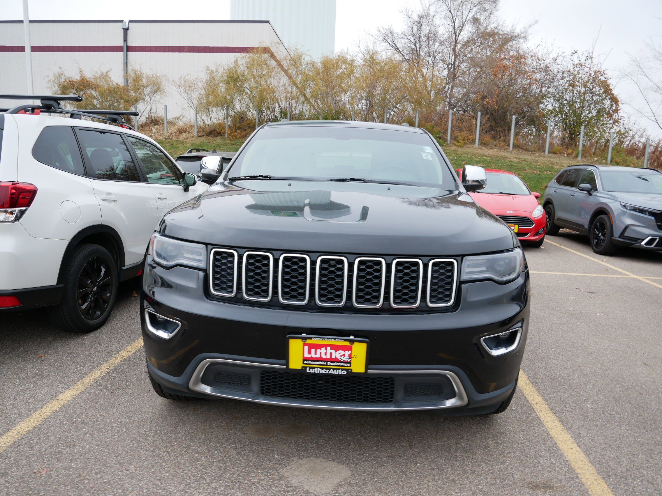 2017 Jeep Grand Cherokee Limited photo 2