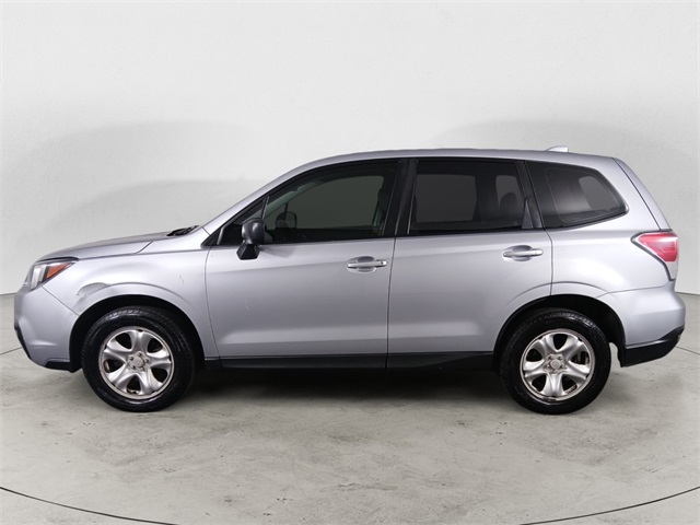 2017 Subaru Forester 2.5i photo 2