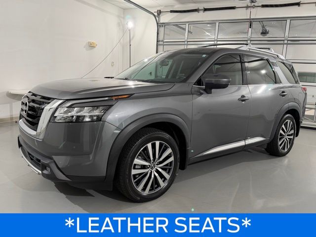 2022 Nissan Pathfinder Platinum photo 4