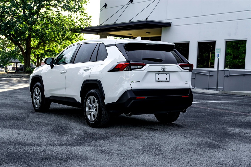 2024 Toyota RAV4 LE photo 6