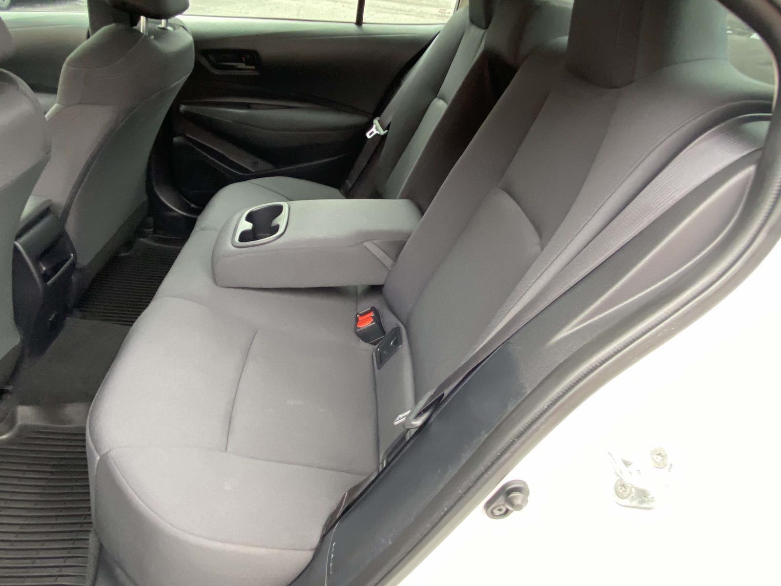 2022 Toyota Corolla LE photo 4