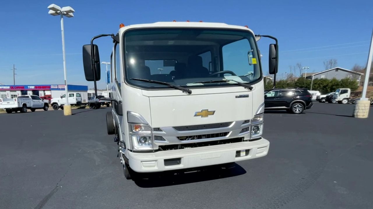 2024 Chevrolet Silverado 4500HD photo 28