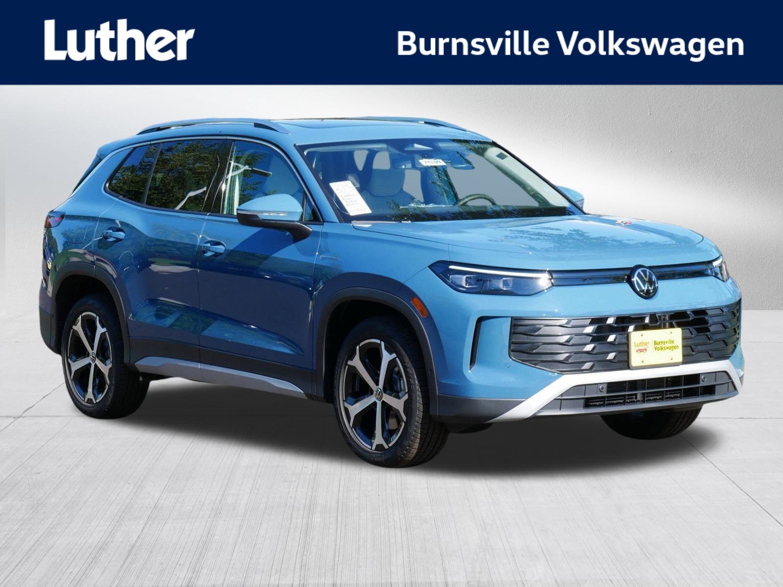 2025 Volkswagen Tiguan SE's photo