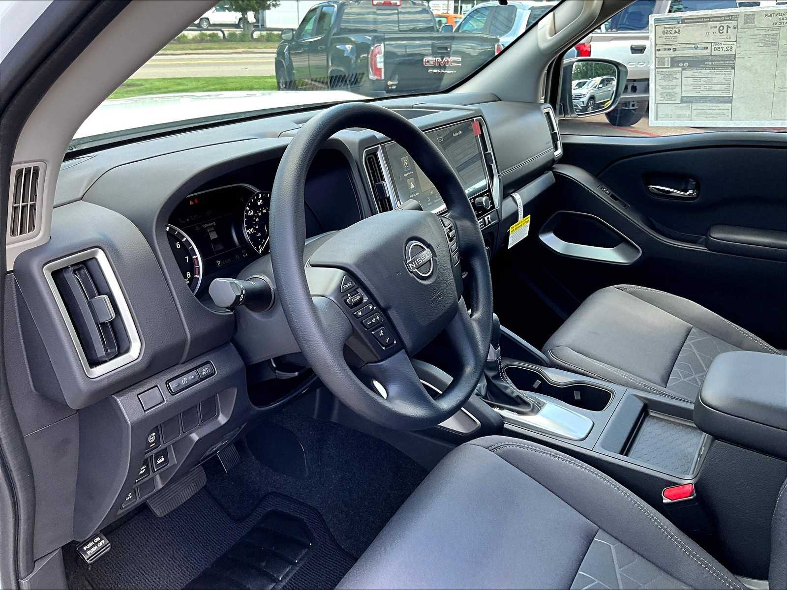 2025 Nissan Frontier SV photo 8