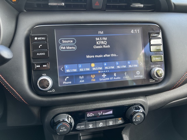 2023 Nissan Kicks SR photo 12