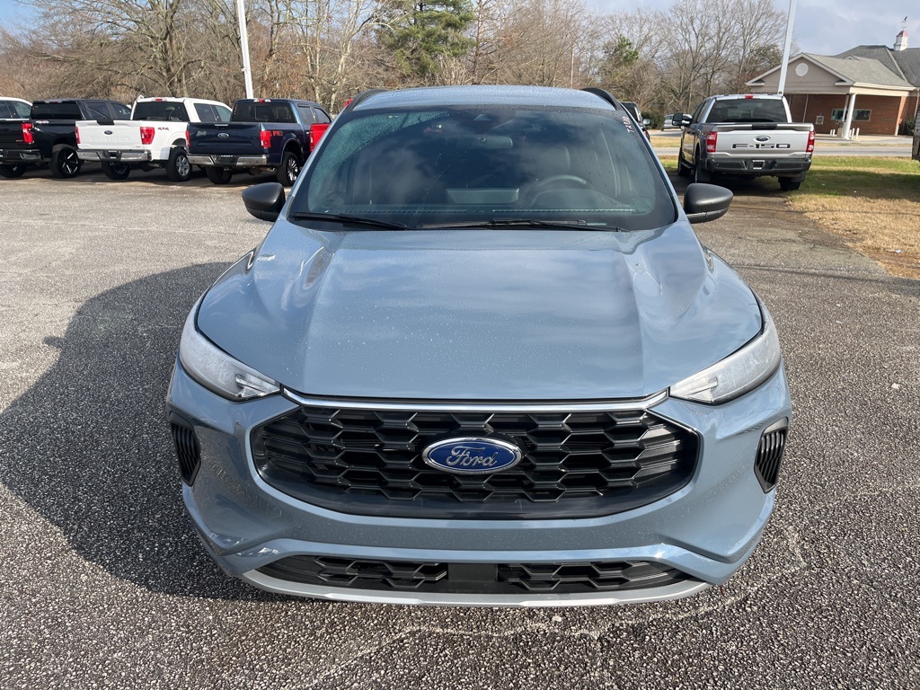2024 Ford Escape ST-Line photo 2