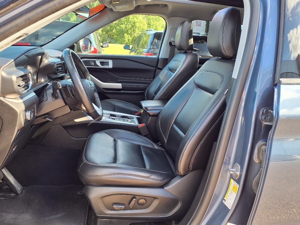 2021 Ford Explorer XLT photo 9