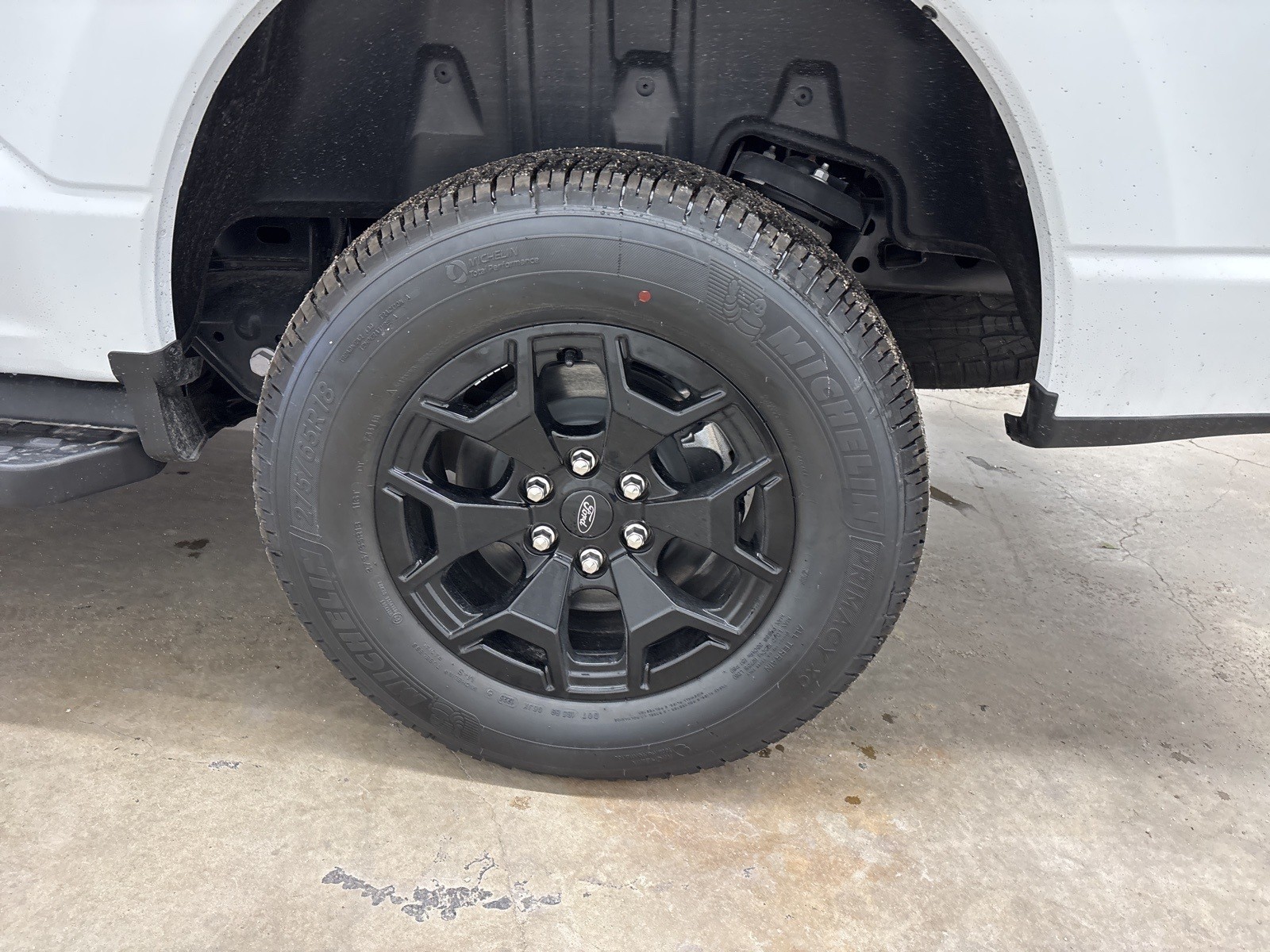 2025 Ford F-150 Lightning XLT photo 28