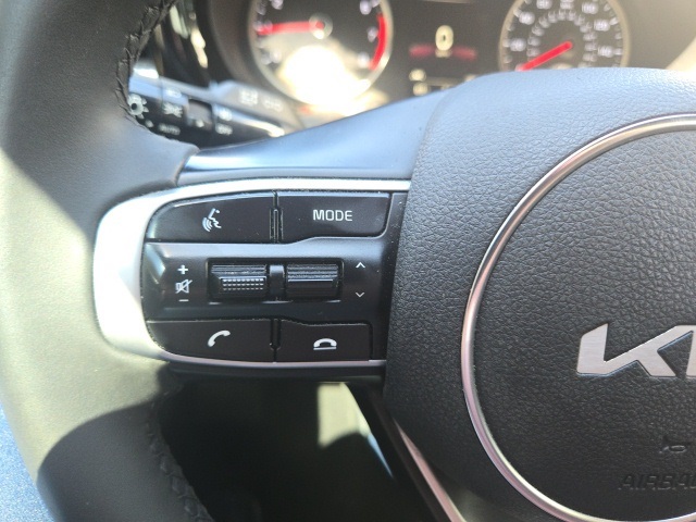 2022 Kia K5 GT-Line photo 16
