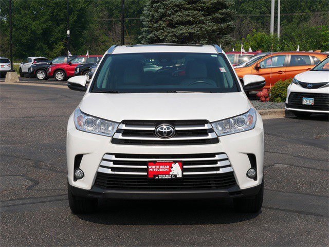Used 2017 Toyota Highlander XLE with VIN 5TDJZRFH8HS415927 for sale in White Bear Lake, Minnesota