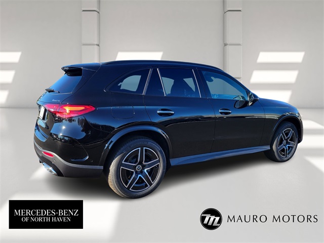2025 Mercedes Benz GLC 300 4MATIC photo 2