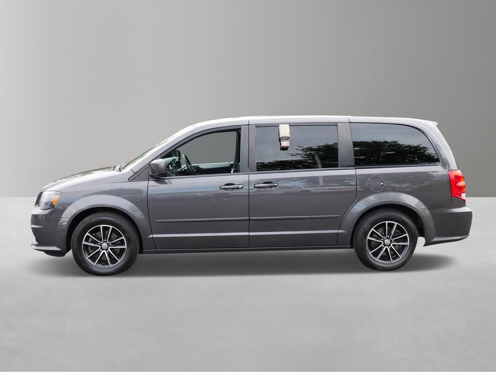 Used 2015 Dodge Grand Caravan SXT with VIN 2C4RDGCG6FR650124 for sale in White Bear Lake, Minnesota
