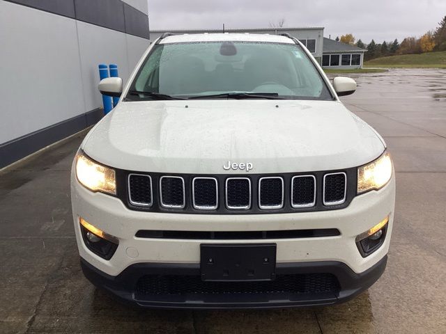 2020 Jeep Compass Latitude photo 2