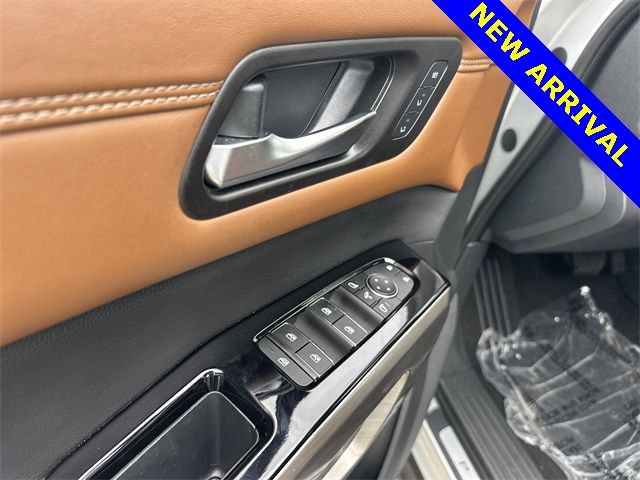 2023 Nissan Pathfinder Platinum photo 14