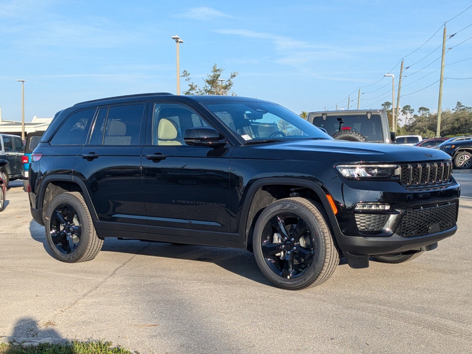 2025 Jeep Grand Cherokee Limited photo 2