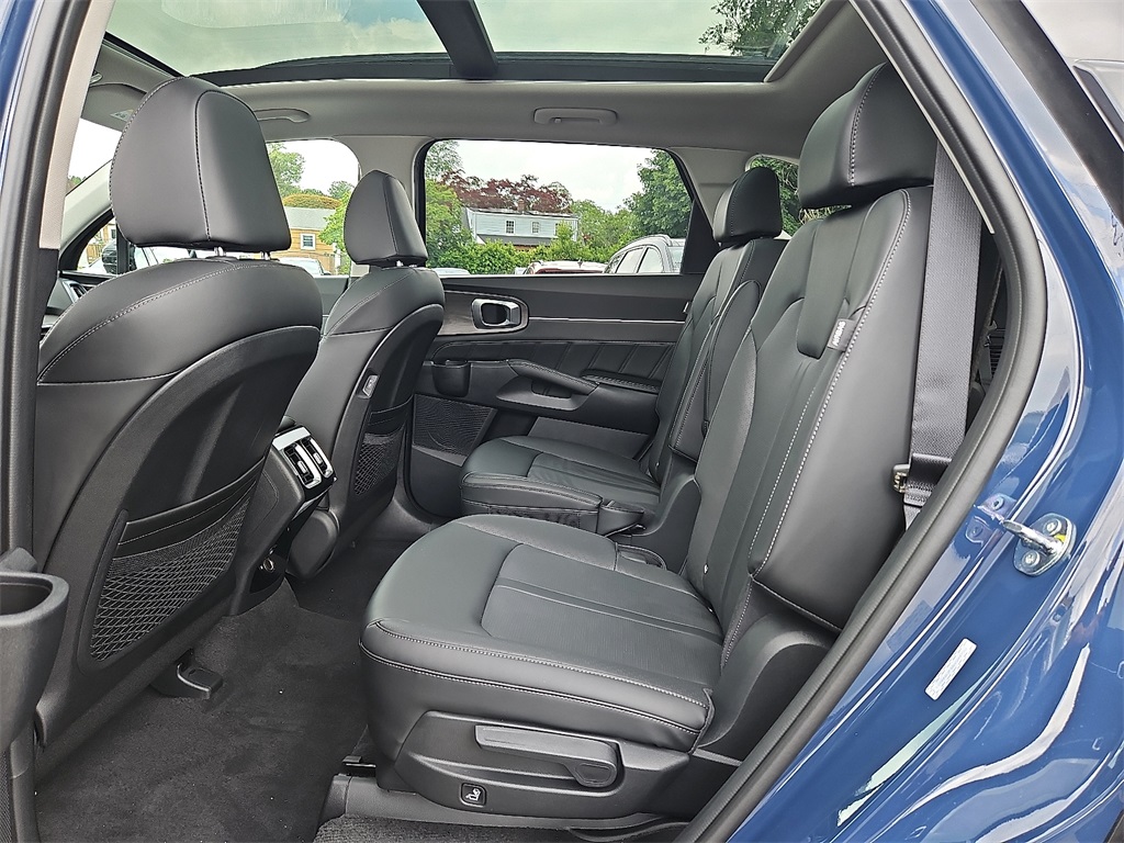 2025 Kia Sorento X-Line SX photo 4