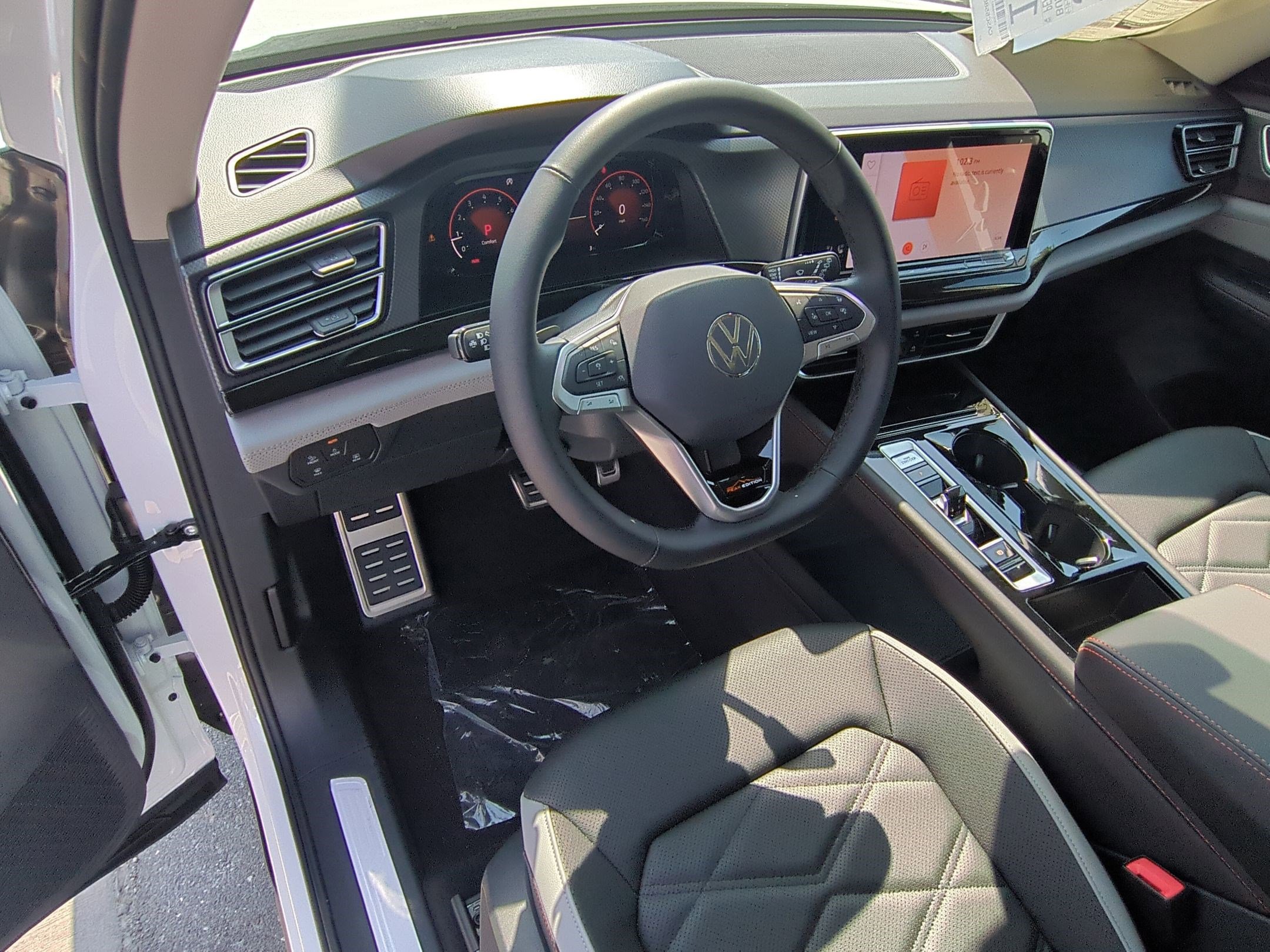 2025 Volkswagen Atlas Peak Edition SE photo 7