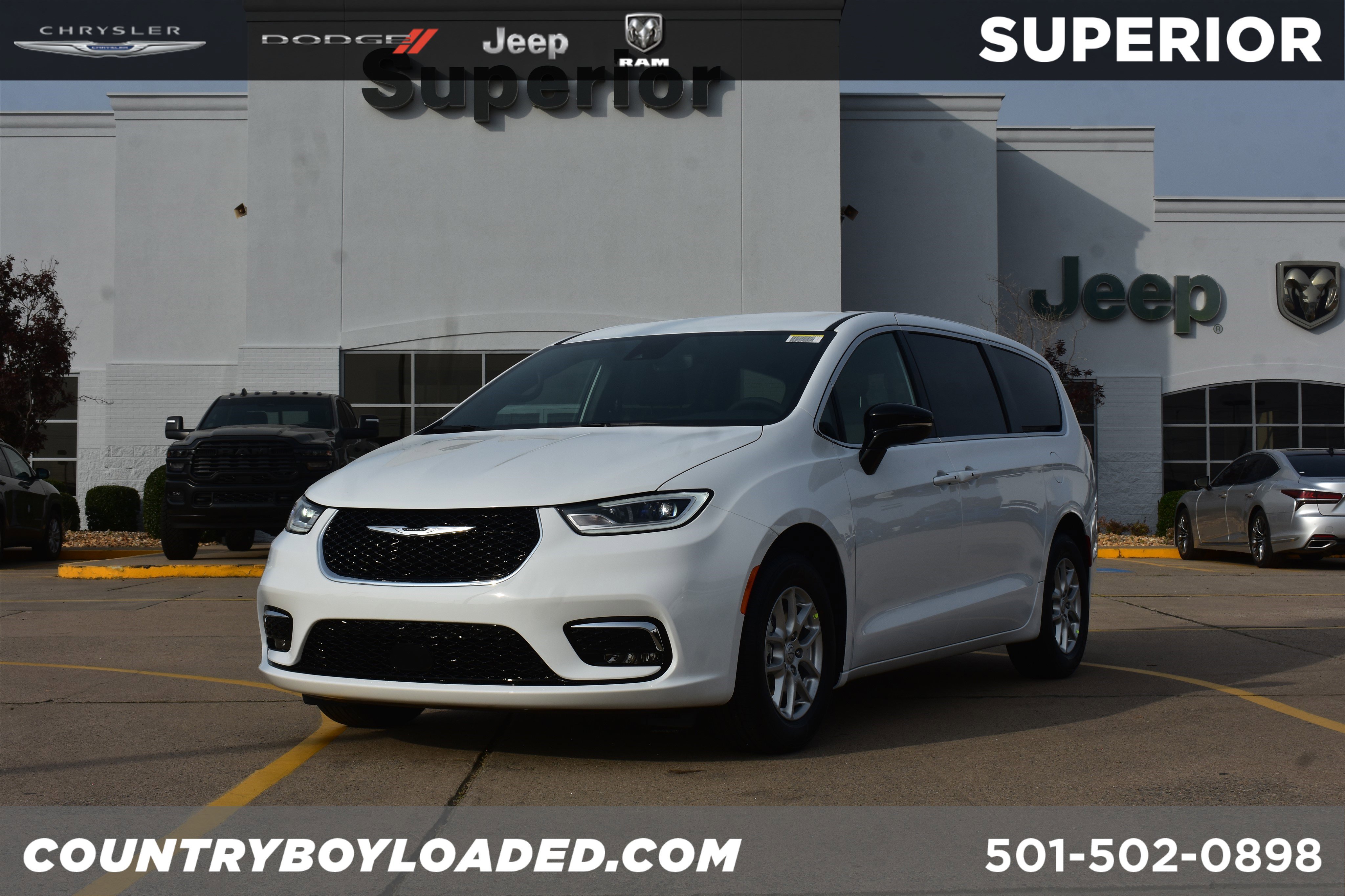 2026 Chrysler Pacifica Select's photo