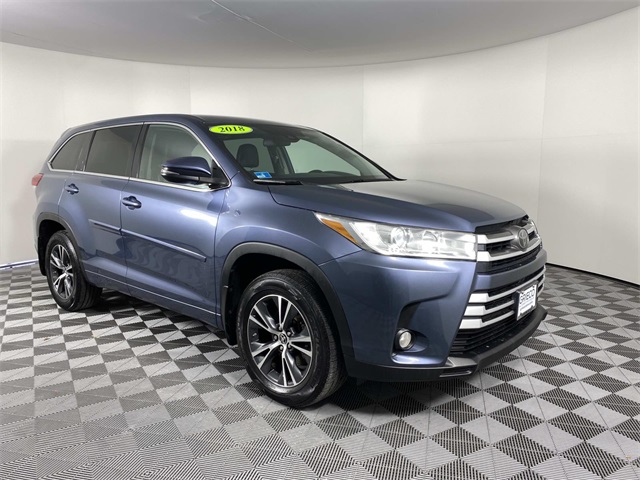 2018 Toyota Highlander LE Plus's photo