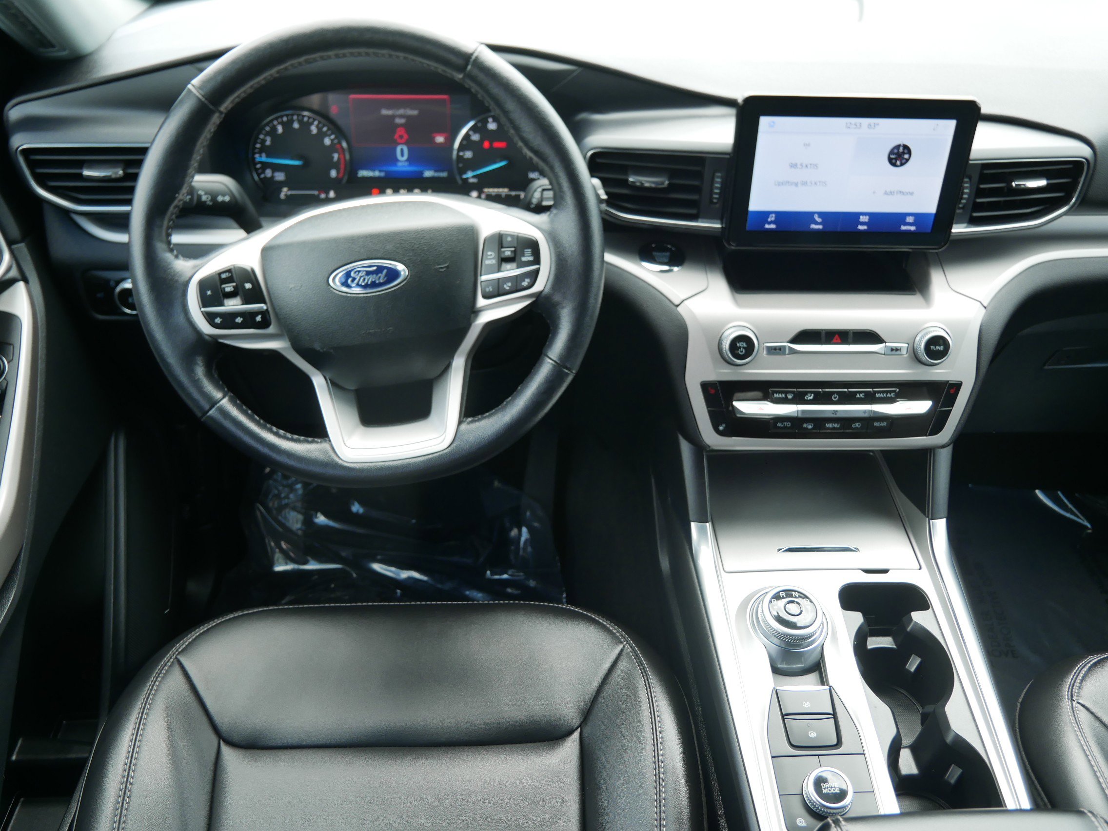 2023 Ford Explorer XLT photo 12