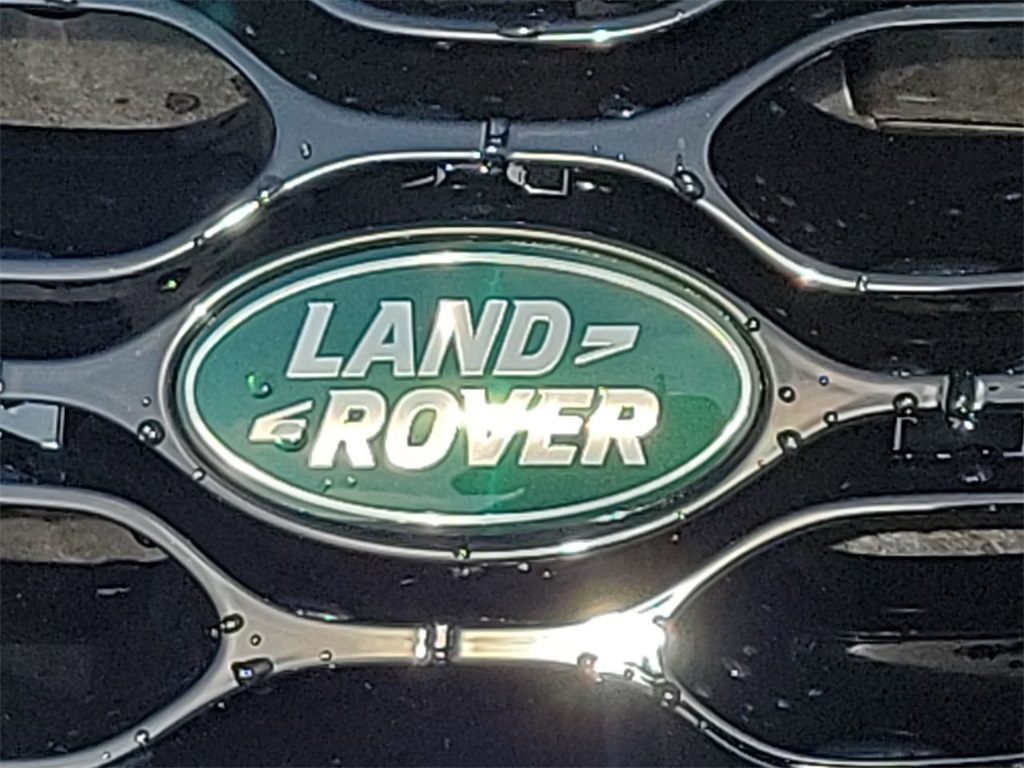 2025 Land Rover Discovery Sport SE photo 9