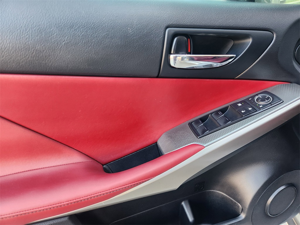 2016 Lexus IS 200t F SPORT photo 21
