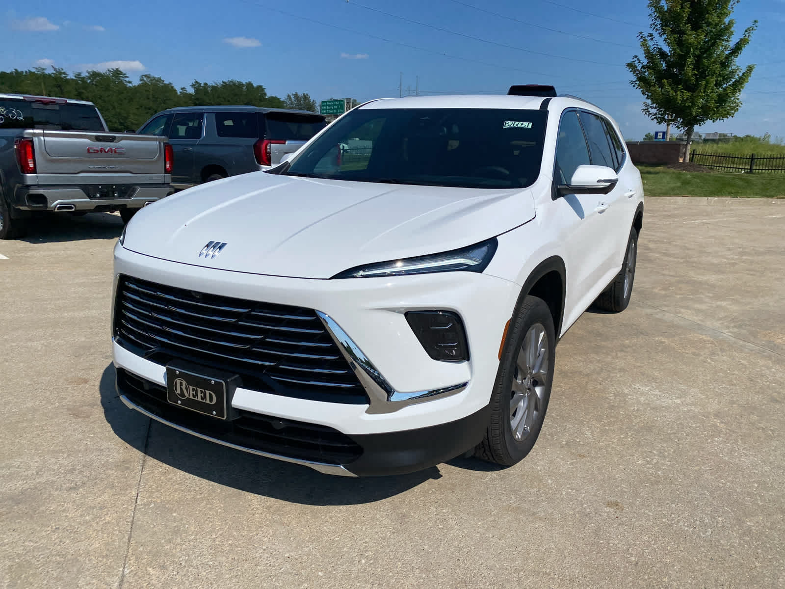 2026 Buick Enclave Preferred photo 2