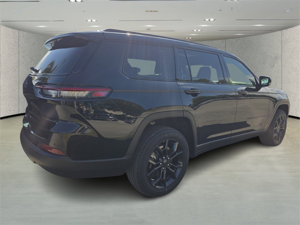 2025 Jeep Grand Cherokee Limited photo 4