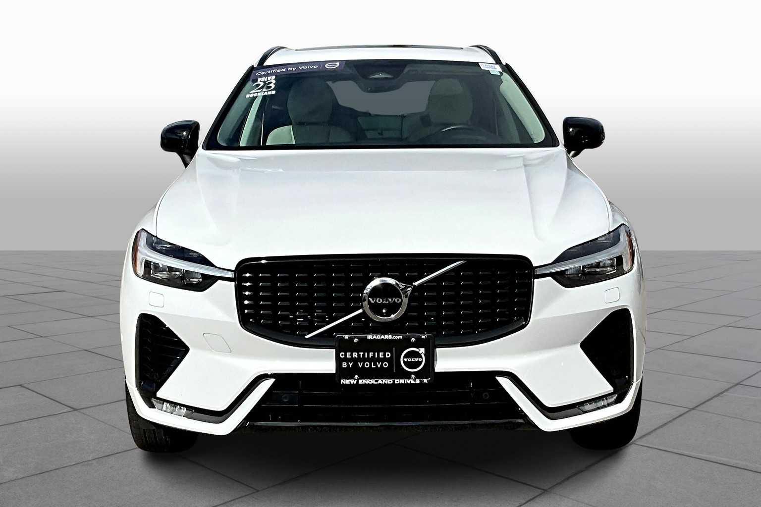 2023 Volvo XC60 Plus photo 3