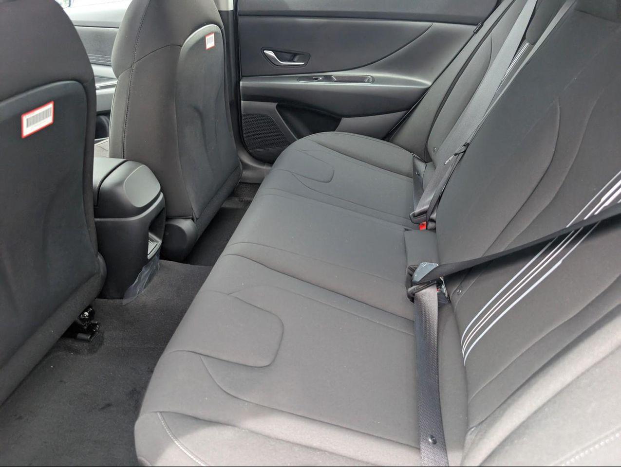 2025 Hyundai Elantra Hybrid Blue photo 17