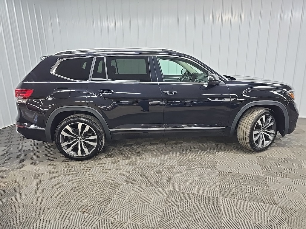 2022 Volkswagen Atlas V6 SEL Premium R-Line photo 2