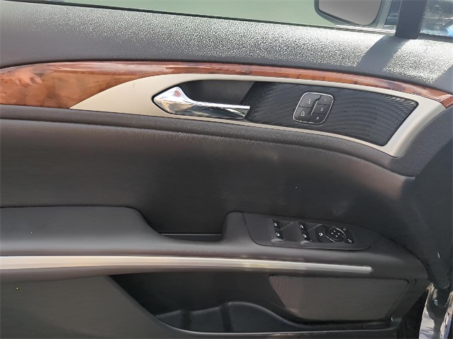 2014 Lincoln MKZ Hybrid photo 12